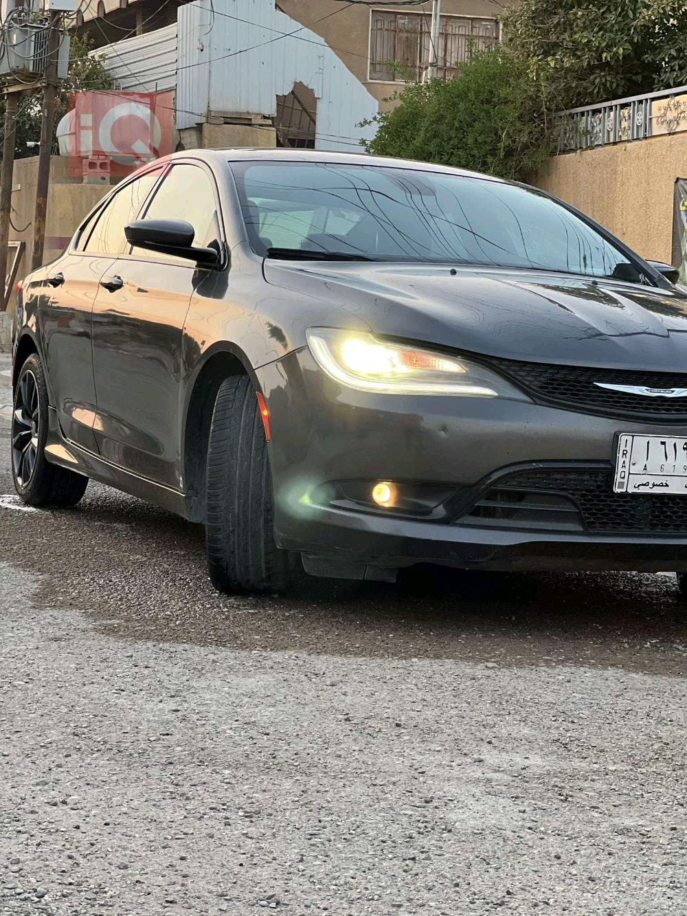 Chrysler 200
